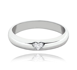MINET+ Stříbrný snubní prsten se srdíčkem a bílými zirkony